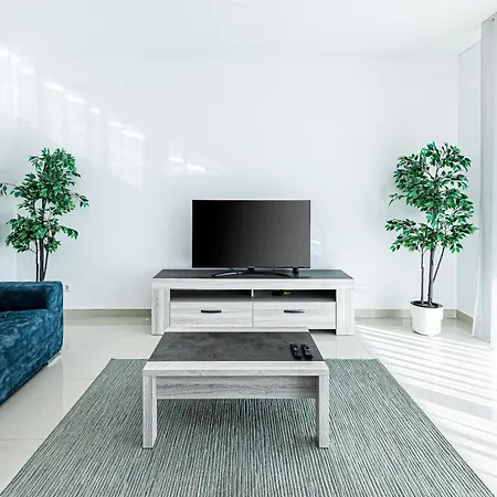 Adega Deluxe 2 Bed Pool And Gym Apartamento