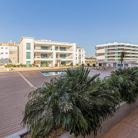 Adega Deluxe | Near Marina, Pool & Parking Lagos