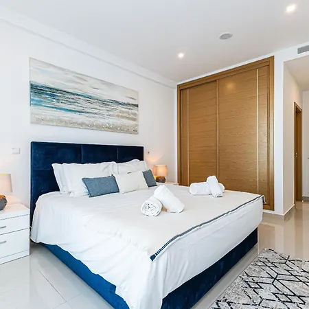 Adega Deluxe 2 Bed Pool And Gym Lagos