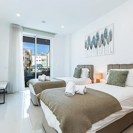Apartment Adega Deluxe 2 Bed Pool And Gym