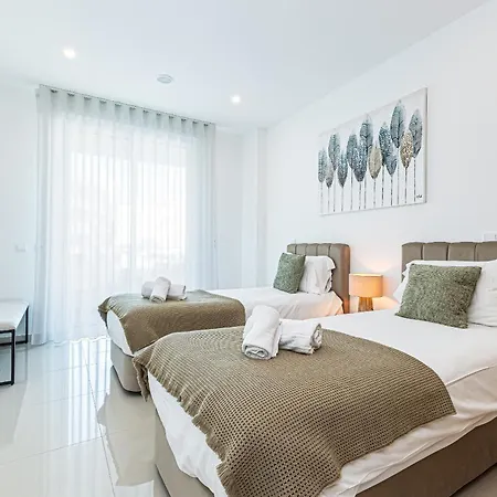 Daire Adega Deluxe 2 Bed Pool And Gym