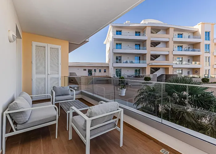 Adega Deluxe 2 Bed Pool And Gym Lagos