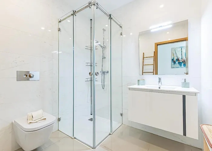 Adega Deluxe 2 Bed Pool And Gym