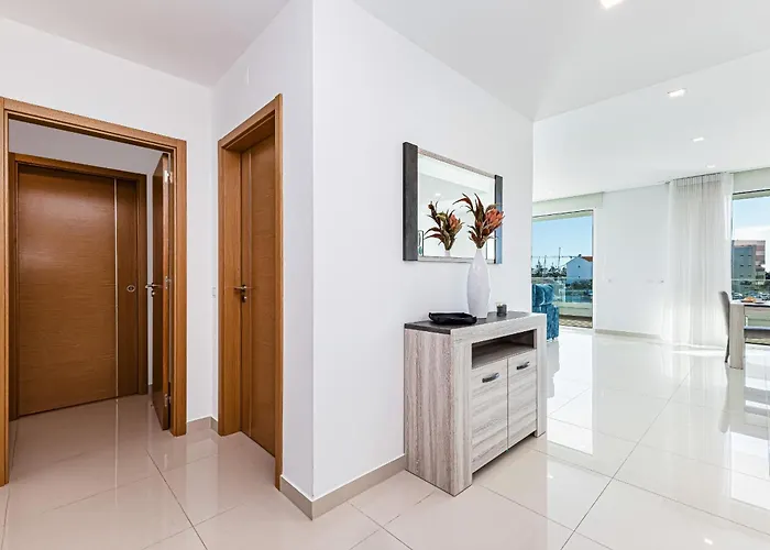 Adega Deluxe 2 Bed Pool And Gym