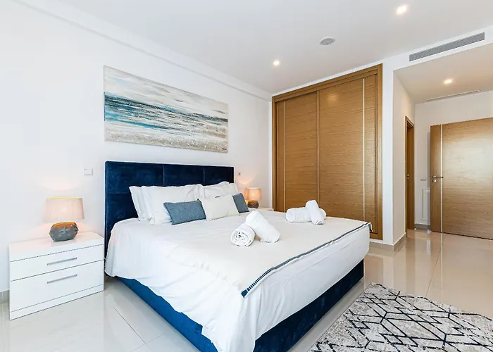 Adega Deluxe 2 Bed Pool And Gym Lagos