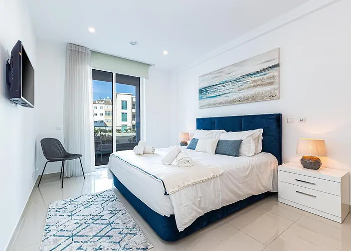 Adega Deluxe 2 Bed Pool And Gym